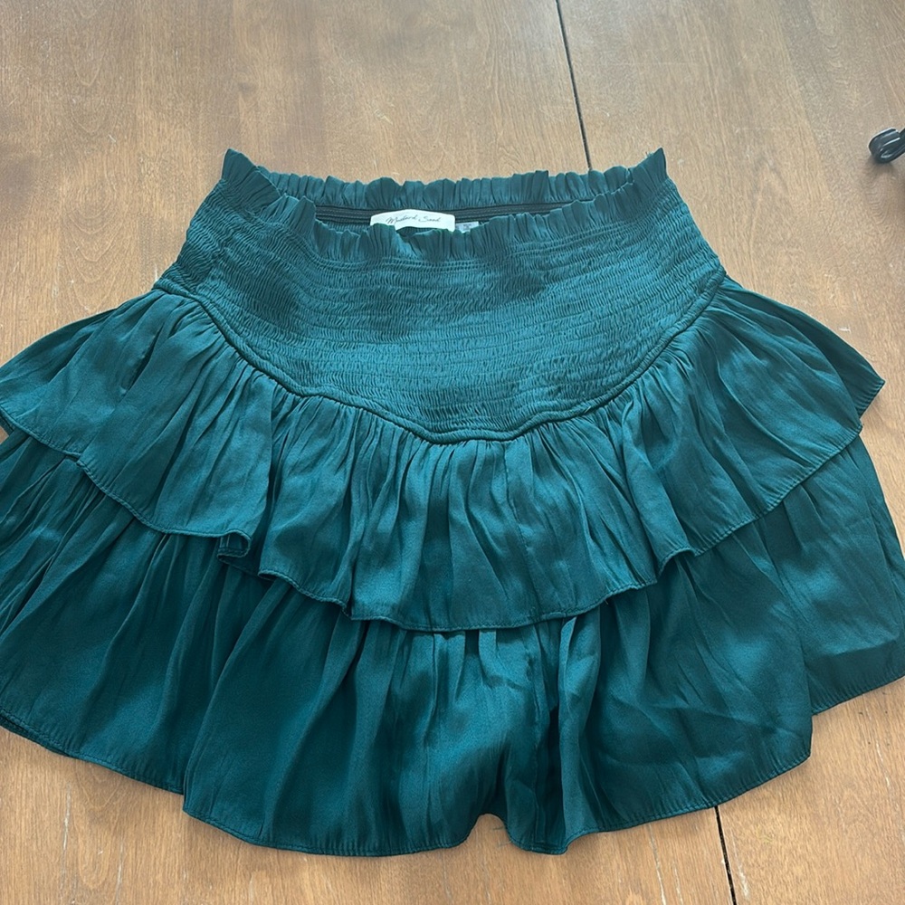Flowy mini skirt